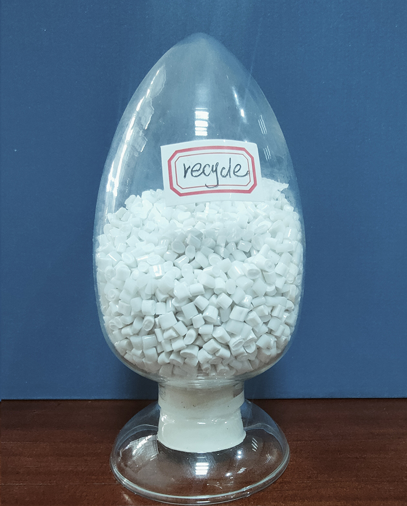 ชิปโพลีเอสเตอร์รีไซเคิลความบริสุทธิ์สูงเกรดสิ่งทอสำหรับผ้าถัก